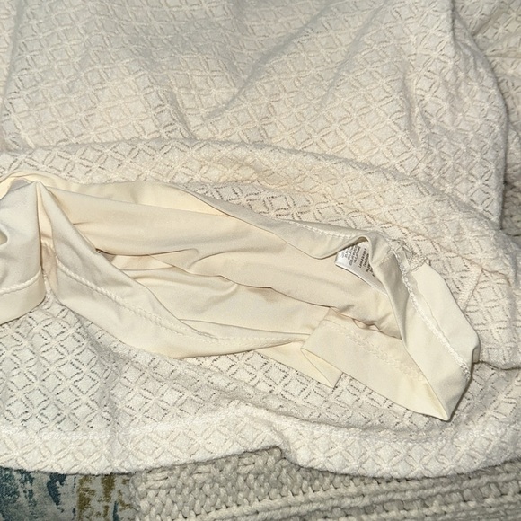 ASTR ivory color dress size medium - Picture 5 of 6